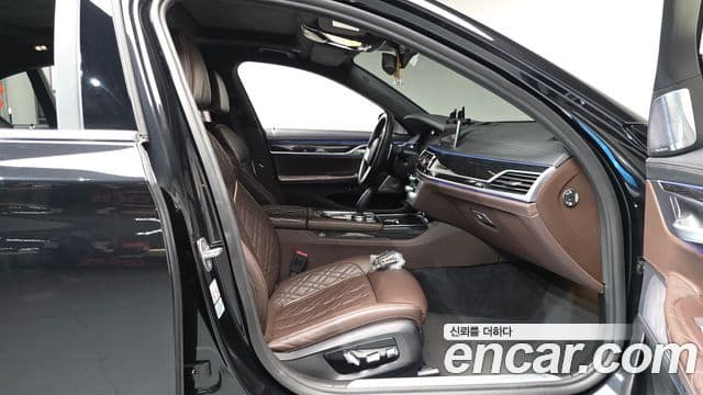 BMW 7 Series 2022 — Photo 14/38