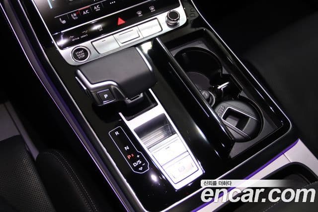 Audi Q7 2025 — Photo 2/20
