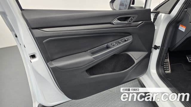 Volkswagen Golf 2024 — Photo 18/34