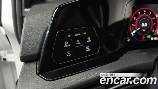 Volkswagen Golf 2024 — Photo 2/34
