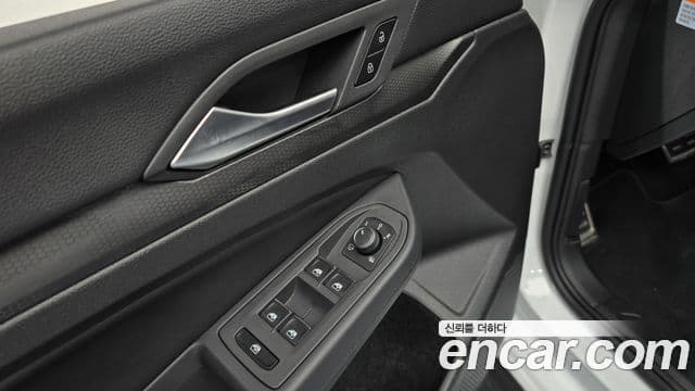 Volkswagen Golf 2024 — Photo 19/34