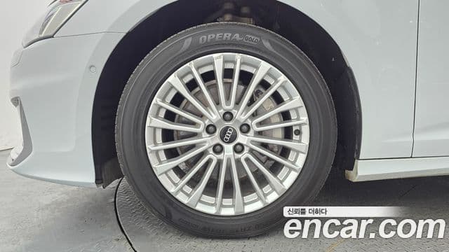 Audi A6 2021 — ფოტო 3/20