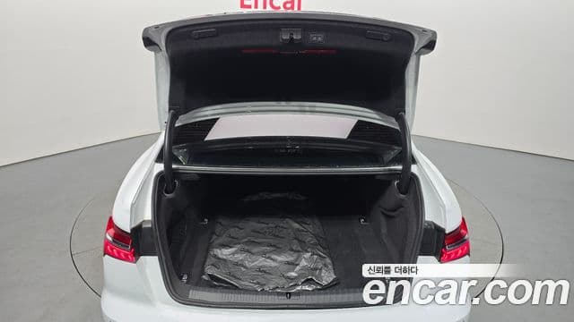 Audi A6 2021 — ფოტო 1/20