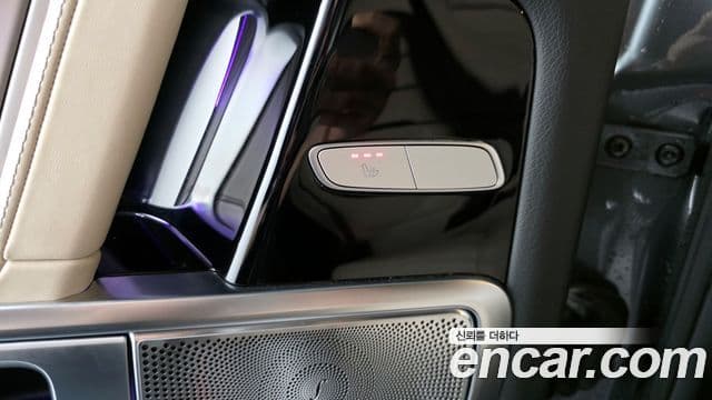 Mercedes-Benz G-Class 2021 — Photo 24/36