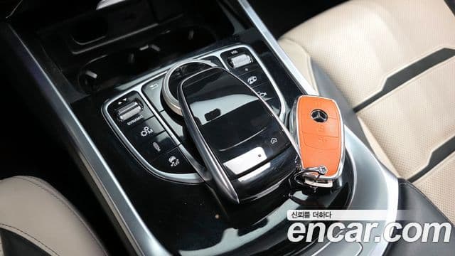 Mercedes-Benz G-Class 2021 — Photo 17/36
