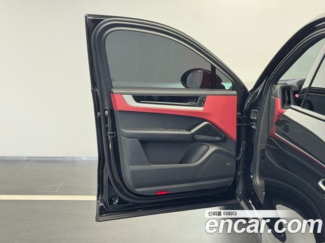 Porsche Cayenne 2025 — Photo 3/20