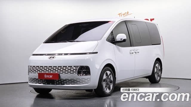 Hyundai Staria 2021 — ფოტო 1/20
