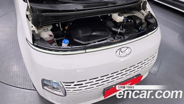Hyundai Staria 2021 — ფოტო 6/20