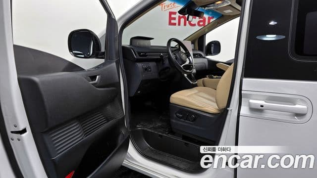 Hyundai Staria 2021 — ფოტო 10/20