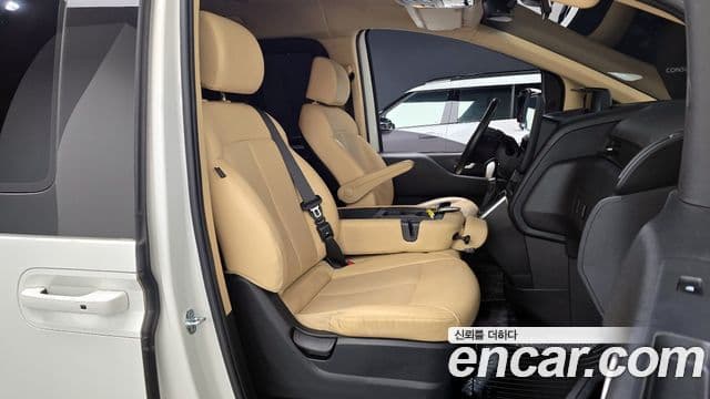 Hyundai Staria 2021 — ფოტო 11/20