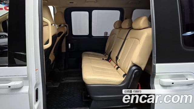 Hyundai Staria 2021 — ფოტო 12/20