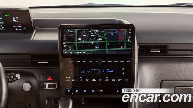 Hyundai Staria 2021 — ფოტო 18/20