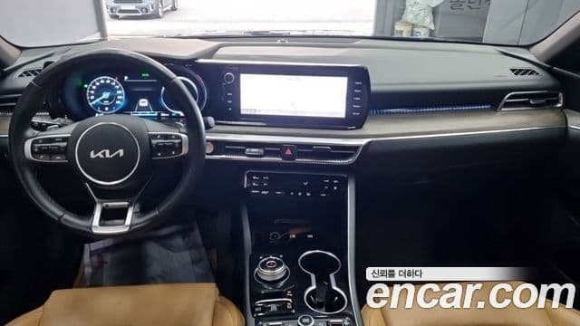 Kia K5 2022 — ფოტო 7/18