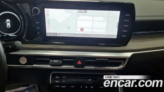 Kia K5 2022 — ფოტო 12/18