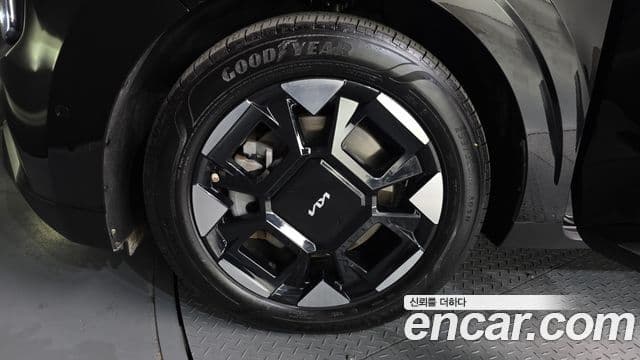 Kia Carnival 2024 — ფოტო 5/20
