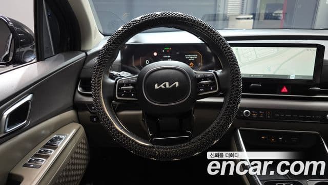 Kia Carnival 2024 — ფოტო 13/20