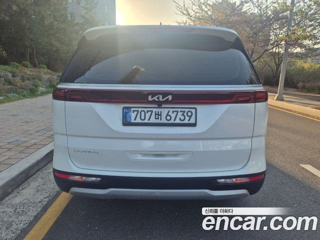 Kia Carnival 2023 — ფოტო 3/18