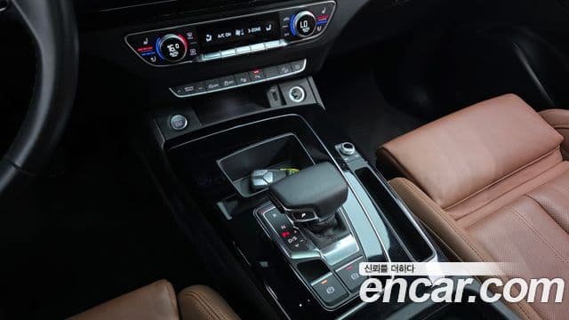 Audi Q5 2022 — Şəkil 9/20