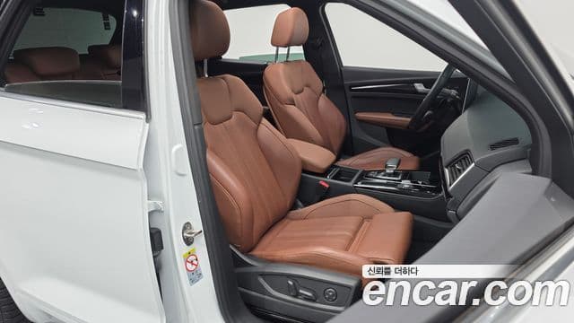 Audi Q5 2022 — Şəkil 12/20