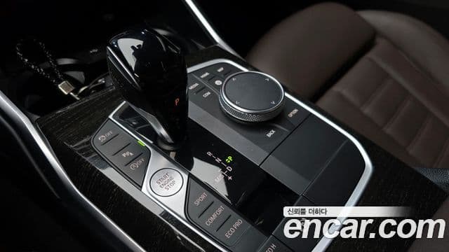 BMW 3 Series 2022 — ფოტო 9/20