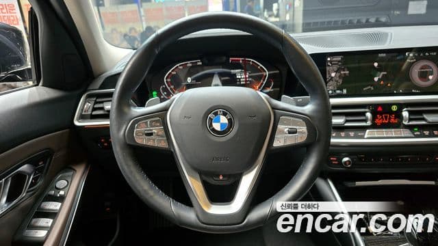 BMW 3 Series 2022 — ფოტო 13/20