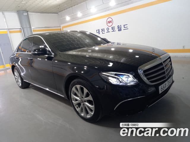Mercedes-Benz E-Class 2019 — Фото 3/20