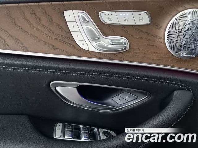 Mercedes-Benz E-Class 2019 — Фото 18/20