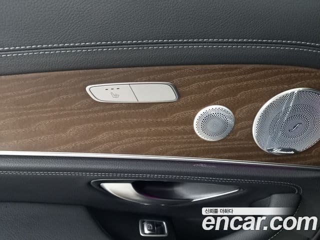 Mercedes-Benz E-Class 2019 — Фото 19/20