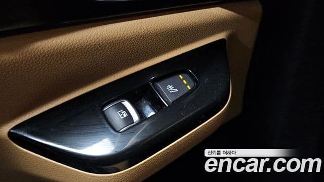 Kia Carnival 2021 — Фото 17/20