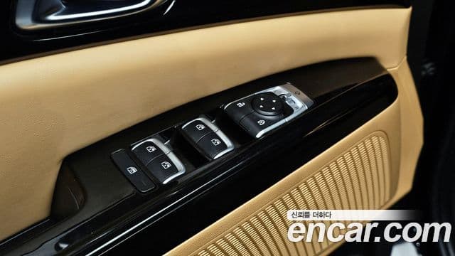 Kia Carnival 2021 — Фото 18/20