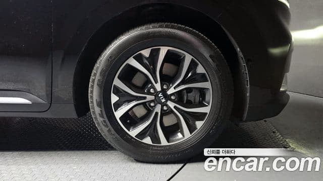 Kia Carnival 2021 — Photo 26/30