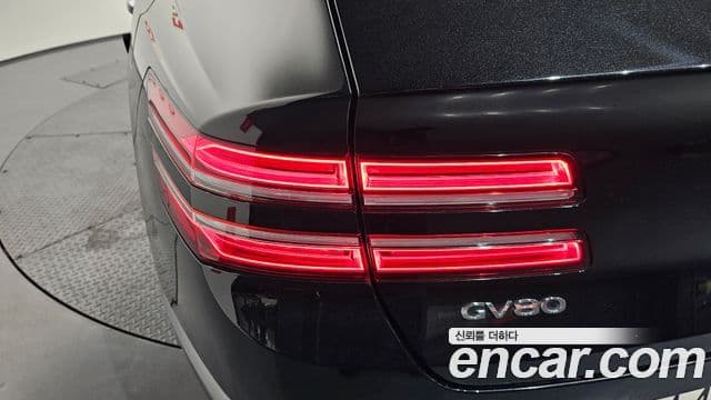 Genesis GV80 2020 — Photo 16/41