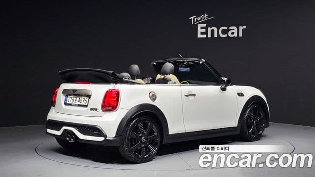 Mini Cooper S Convertible 2023 — Photo 26/35