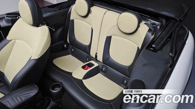 Mini Cooper S Convertible 2023 — Photo 29/35