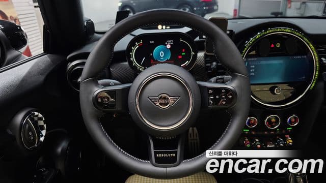 Mini Cooper S Convertible 2023 — Photo 16/35
