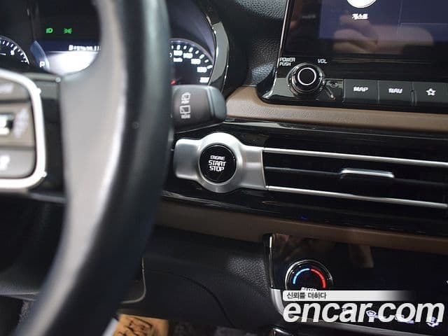 Kia Seltos 2020 — ფოტო 8/20