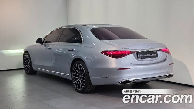Mercedes-Benz S-Class 2025 — Photo 12/18