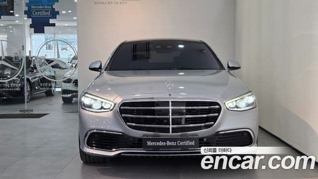 Mercedes-Benz S-Class 2025 — Photo 17/18