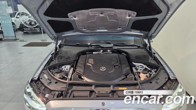 Mercedes-Benz S-Class 2025 — Photo 8/18