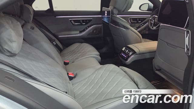 Mercedes-Benz S-Class 2025 — Photo 13/18