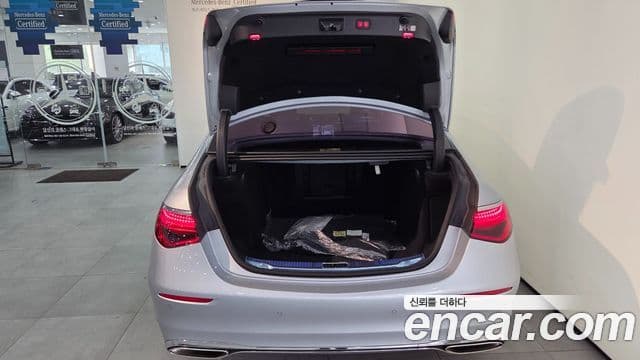Mercedes-Benz S-Class 2025 — Photo 14/18