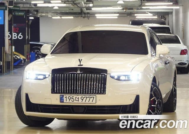Rolls-Royce Ghost 2025 — Şəkil 20/20