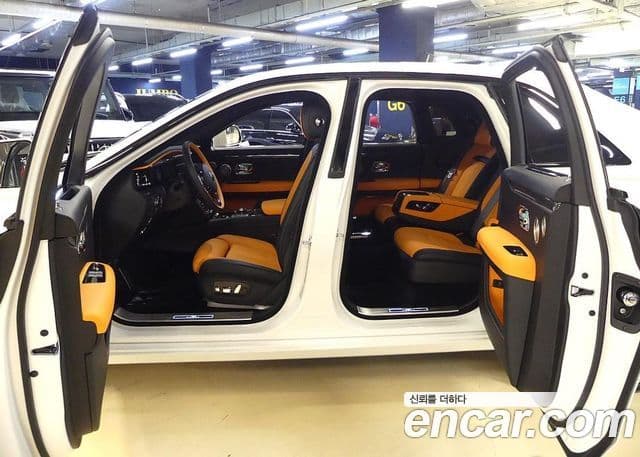 Rolls-Royce Ghost 2025 — Şəkil 18/20