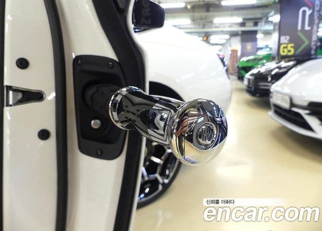 Rolls-Royce Ghost 2025 — Şəkil 19/20