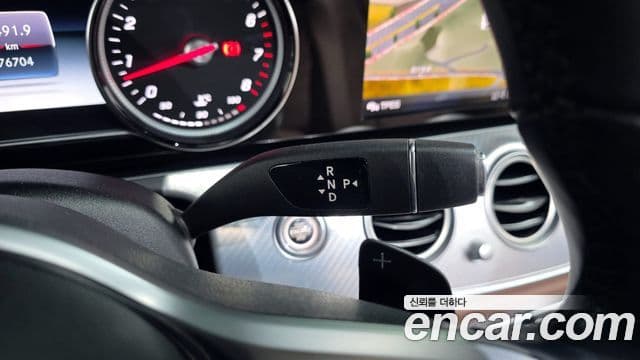 Mercedes-Benz E-Class 2019 — фото 9 из 20