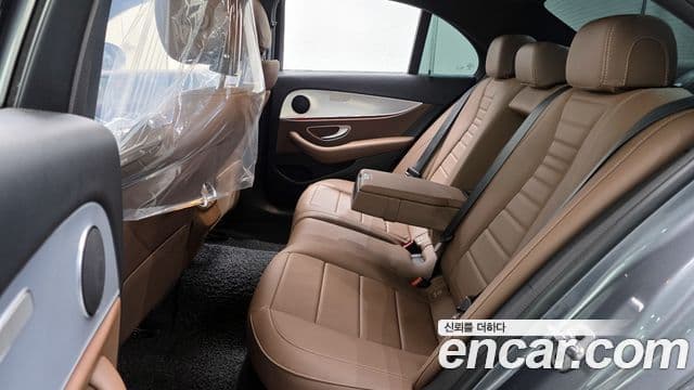 Mercedes-Benz E-Class 2019 — Şəkil 12/20