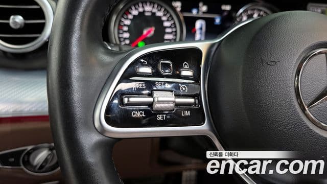 Mercedes-Benz E-Class 2019 — Şəkil 17/20