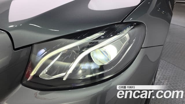 Mercedes-Benz E-Class 2019 — Photo 29/30