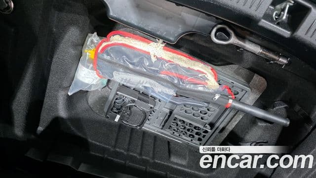 Mercedes-Benz E-Class 2019 — Photo 19/30