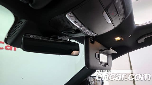 Mercedes-Benz E-Class 2019 — Photo 25/30